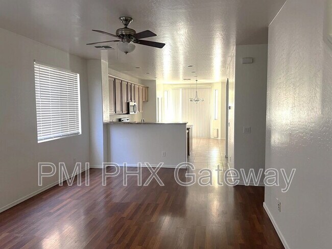 Building Photo - 4196 S Mariposa Dr