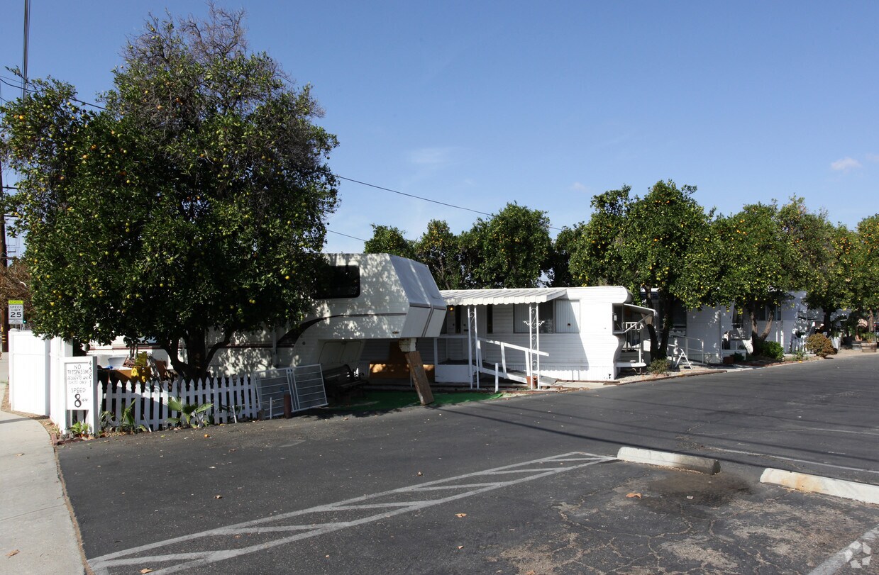 Building Photo - 4381 Cochran St