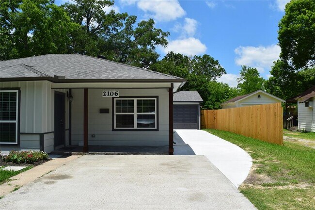 Building Photo - 2106 N Galveston Ave