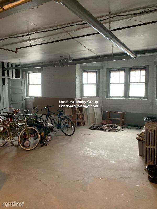 Building Photo - 1936 W Estes Ave