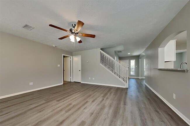 Building Photo - 1714 Sterling Village Dr