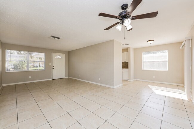 Foto del edificio - 5448 63rd Way N