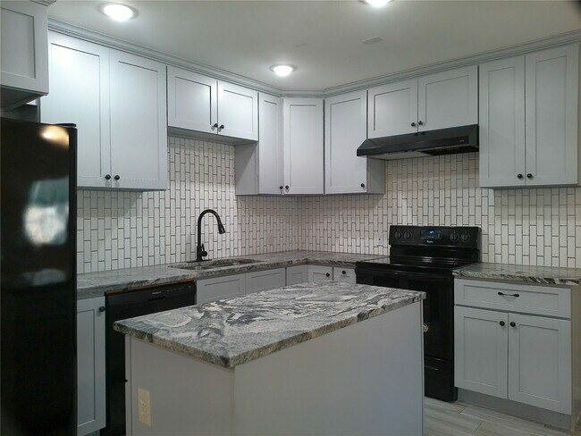 Foto del edificio - 22262 Adams St
