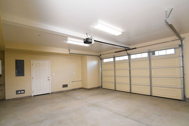 Foto del edificio - 571 Moss St