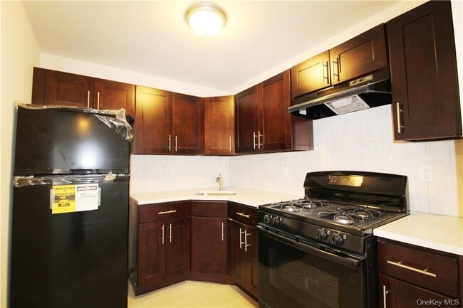 Building Photo - 1355 Plimpton Ave