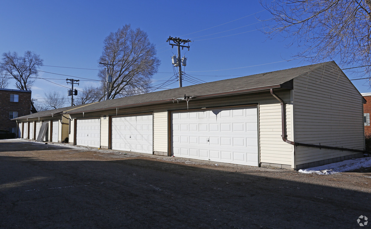 Building Photo - 1526 Elrose Ct