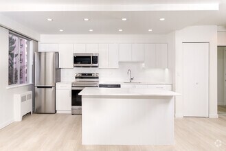 Interior Photo - 855 Jervis