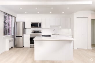 Interior Photo - 855 Jervis