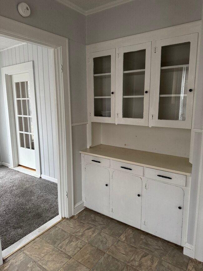 Building Photo - 113 E Merrick St