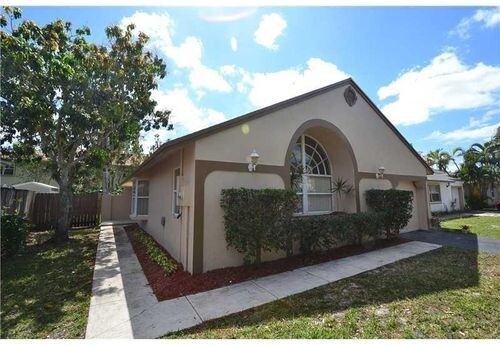 Primary Photo - 9900 SW 59th Ct