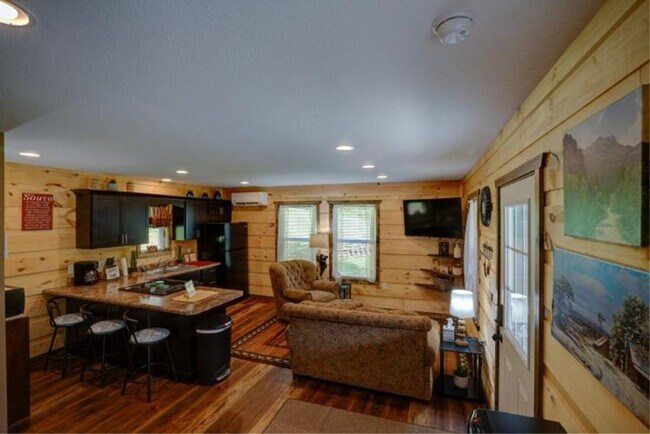 Foto del edificio - 642 Gladdens Creek Rd