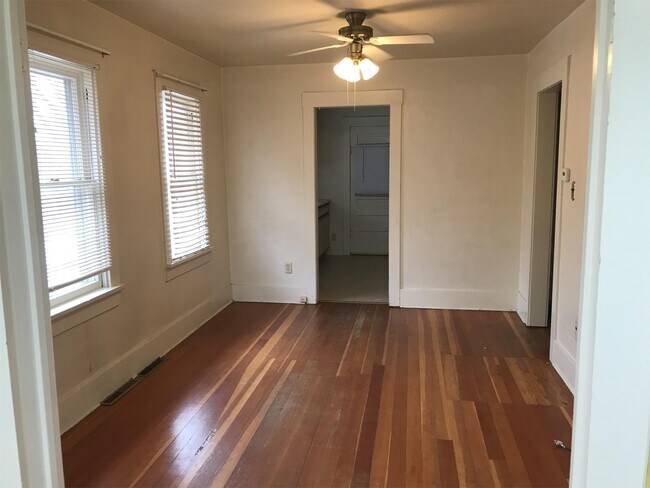 Building Photo - 2316 Maxwell Ave