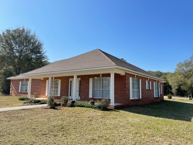 Foto del edificio - Oak Lake Estates - Pool w/Pool Care Included!   NEW LVP!!