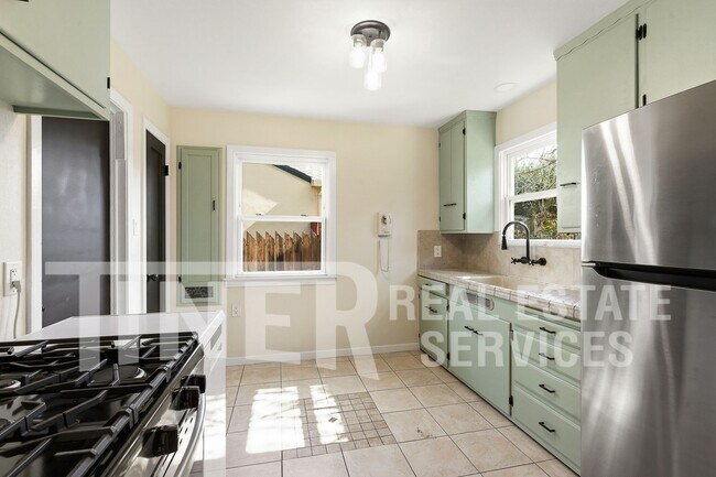 Foto del edificio - 5000 Reid Way