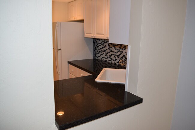 Building Photo - 8600 SW 67th Ave
