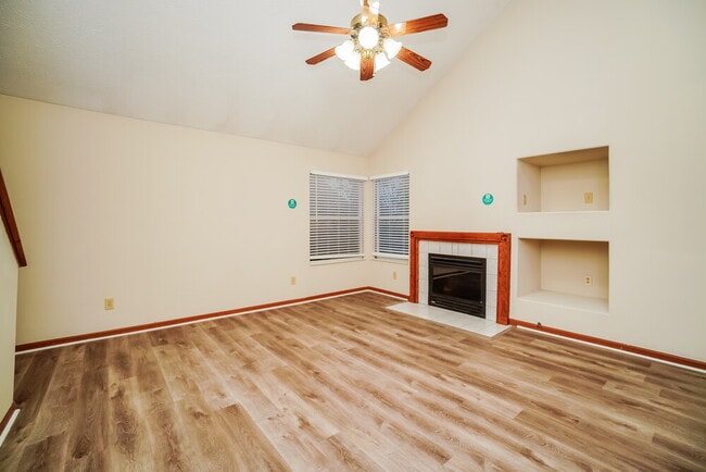 Foto del edificio - 6150 Kensington Glen Dr