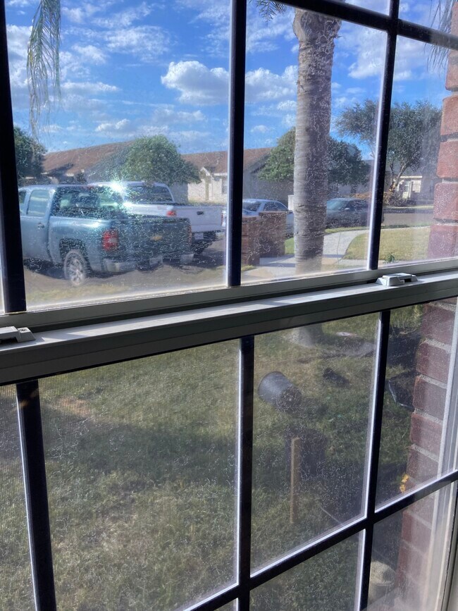 Foto del edificio - 910 English Ave