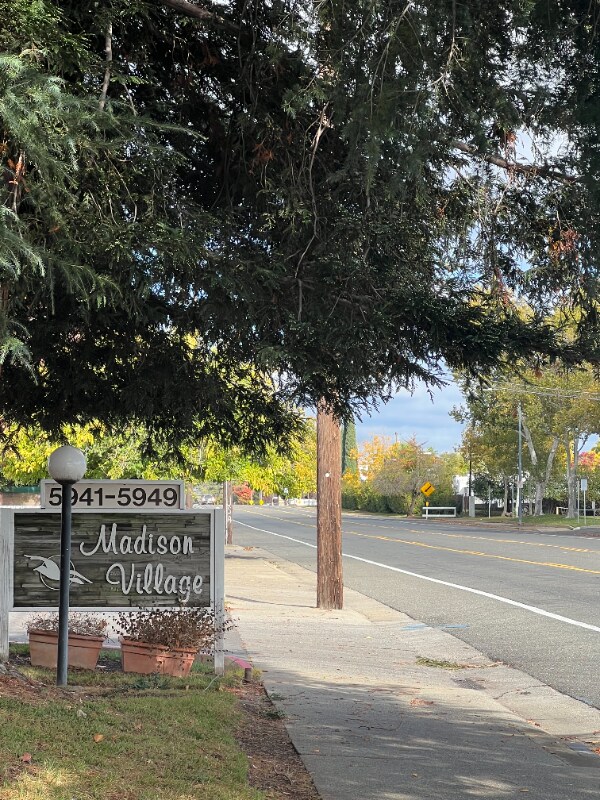 Primary Photo - 5941 Main Ave