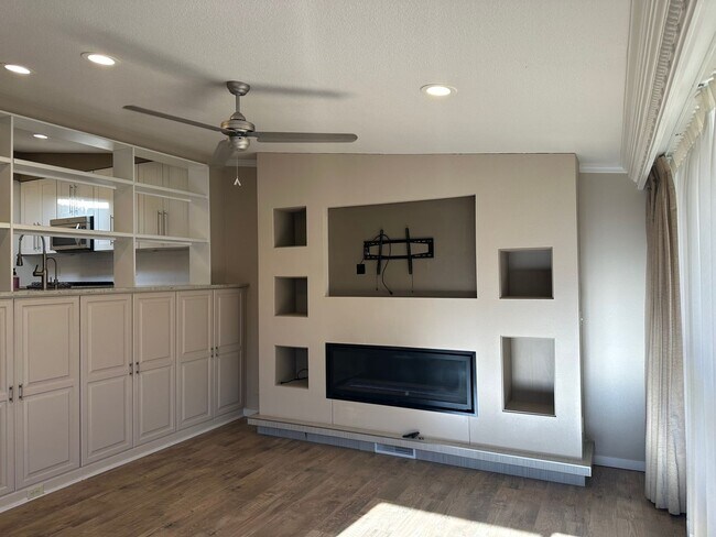 Foto del edificio - 2 bed 2 bath Condo with Garage