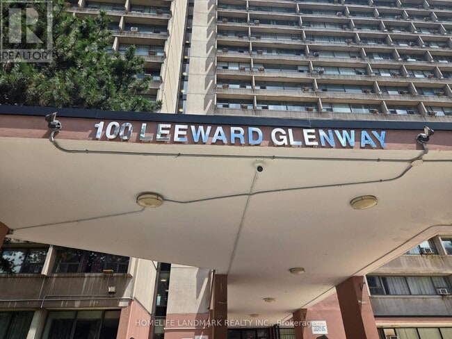 Building Photo - 100 Leeward Glenway