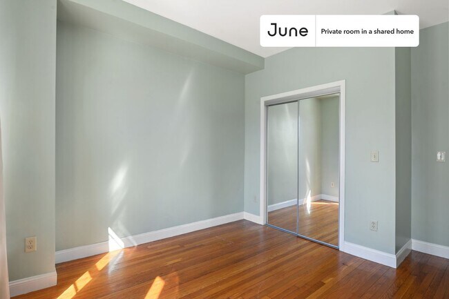 Foto del edificio - Room in Shared 4 bed/1 bath home