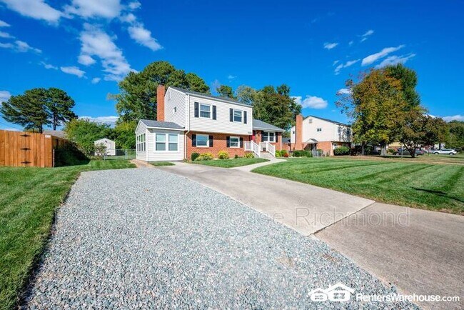 Building Photo - 5524 Larrymore Rd