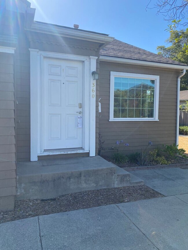 Building Photo - Super Cute 2BD/2BA House in SLO
