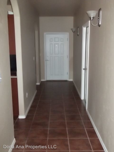 Foto del edificio - 3 br, 2 bath House - 5821 Coyote Flats St.