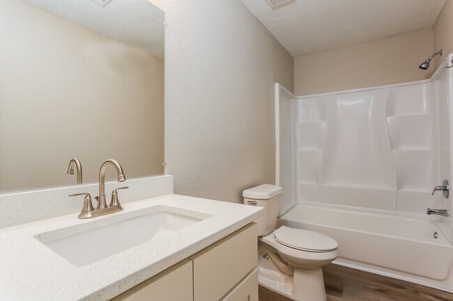 Foto del edificio - 1434 New Tree Ln