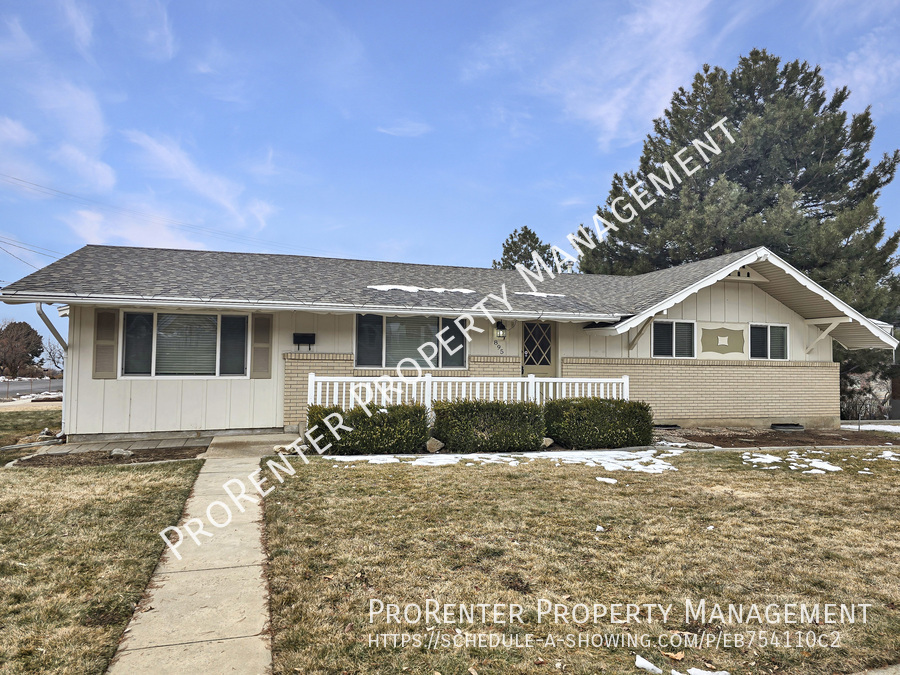 Primary Photo - Beautifully Updated 5 Bed, 2 Bath Kaysvill...