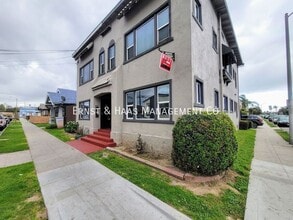 Building Photo - 702 E Burnett St