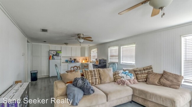 Building Photo - 1 br, 2 bath House - 608 Gardenia St.