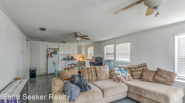 Foto del edificio - 1 br, 2 bath House - 608 Gardenia St.