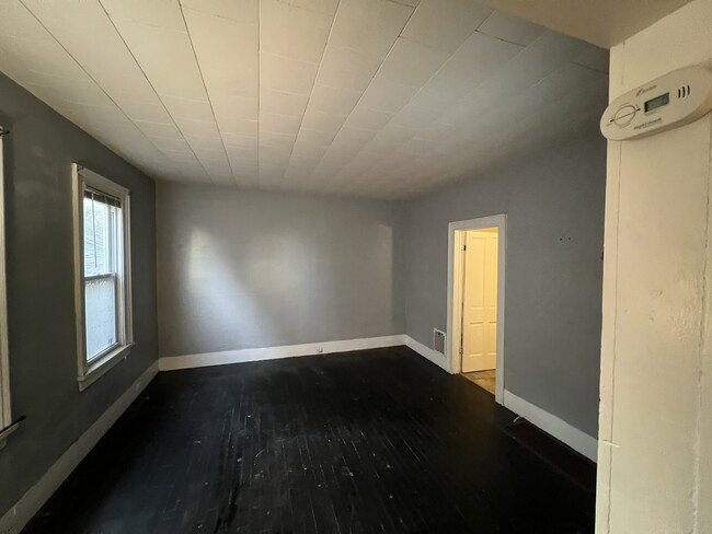 Living Room - 18 Page St