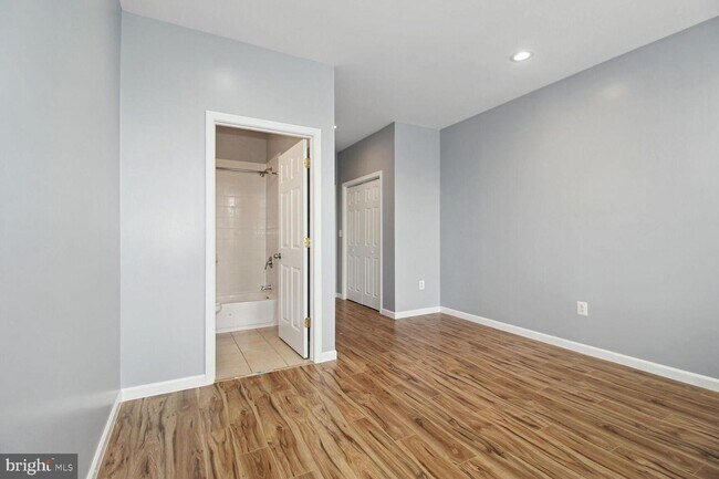 Foto del edificio - 2571 W Fayette St