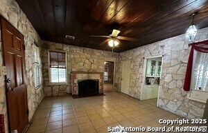 Foto del edificio - 19614 Grey Forest Dr