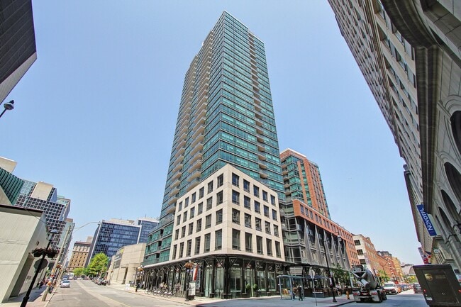 Building Photo - 1 Scott St