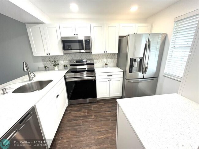 Building Photo - 2604 Nassau Bend