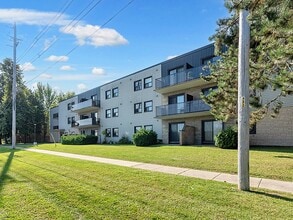 Building Photo - The Huron Apartments