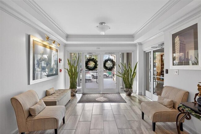 Foto del edificio - 1075 Peachtree Walk NE