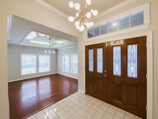 Building Photo - 14211 Woodville Gardens Dr