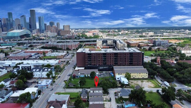 Foto del edificio - 2502 Saltus St