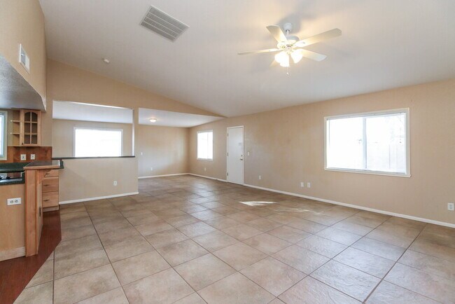 Foto del edificio - 119 S Cottonwood St