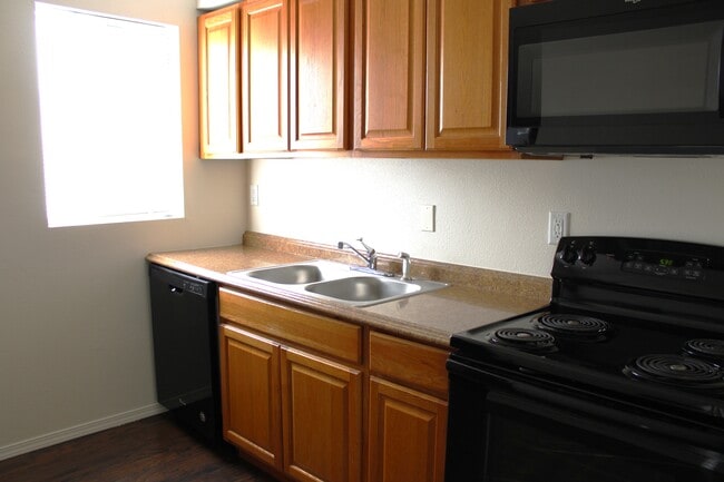 Building Photo - 220 Methow St