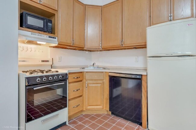 Foto del edificio - 1 bedroom in SUNNYSIDE NY 11104