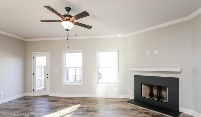 Foto del edificio - 4415 Highland Gate Pkwy