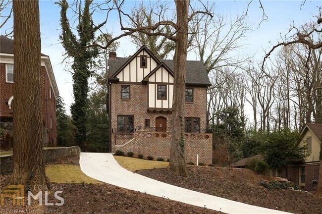 Foto del edificio - 1309 Stillwood Dr NE