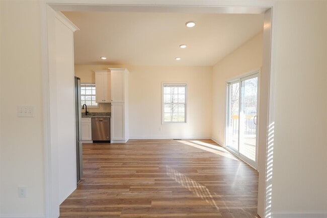 Building Photo - 7251 Hilliard Cir