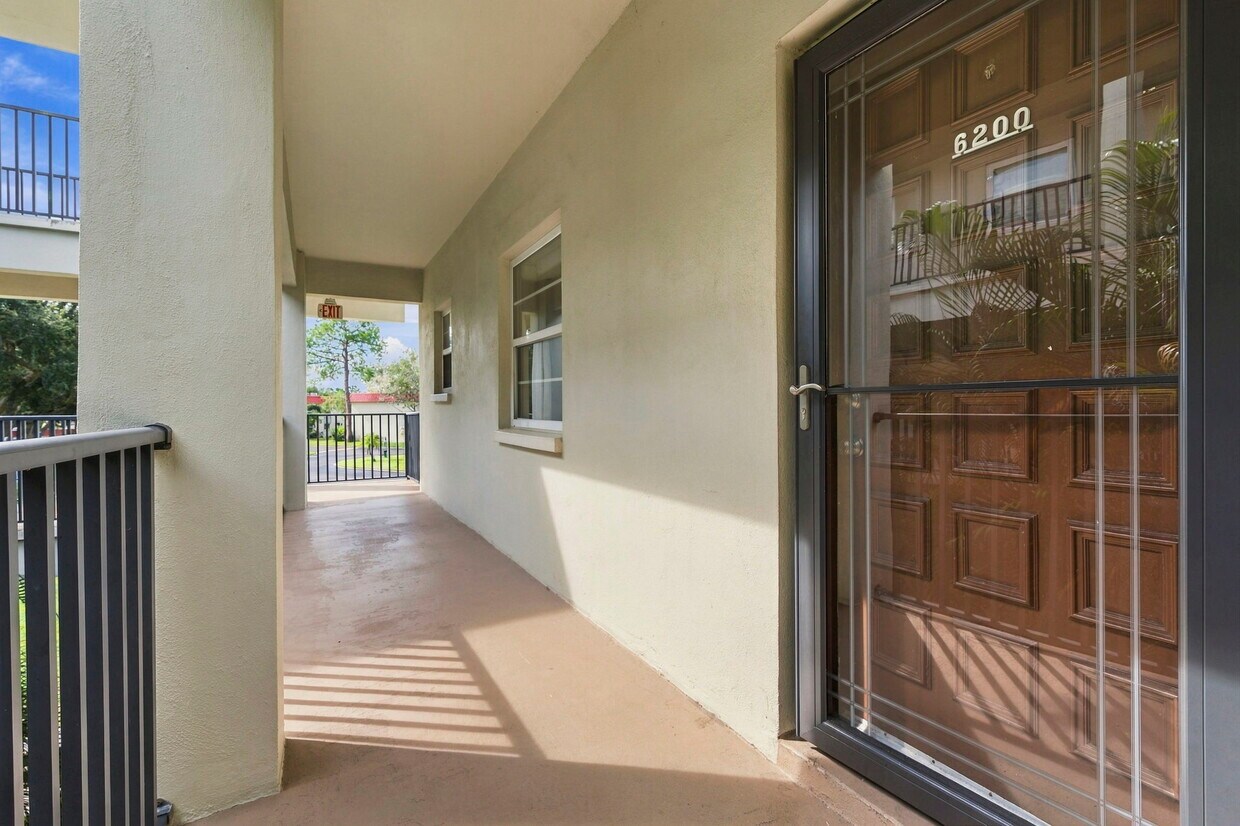 Building Photo - 2700 Bayshore Blvd