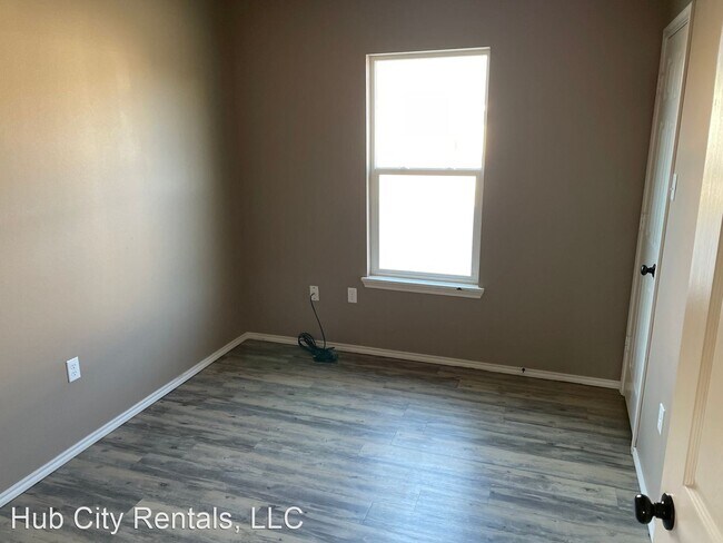 Foto del edificio - 3 br, 2 bath House - 1713 E 13th Street